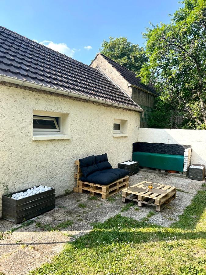 Apartment Avec Grand Jardin + Parking *